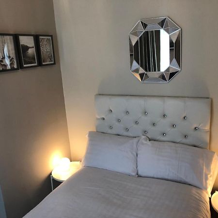 3 Double Bed Brittania Styled Central Home Near Lfc Sleeps 6 With Free Business Super Fast Fibre Broadband Ливерпуль Экстерьер фото