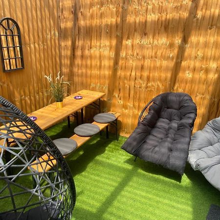 3 Double Bed Brittania Styled Central Home Near Lfc Sleeps 6 With Free Business Super Fast Fibre Broadband Ливерпуль Экстерьер фото