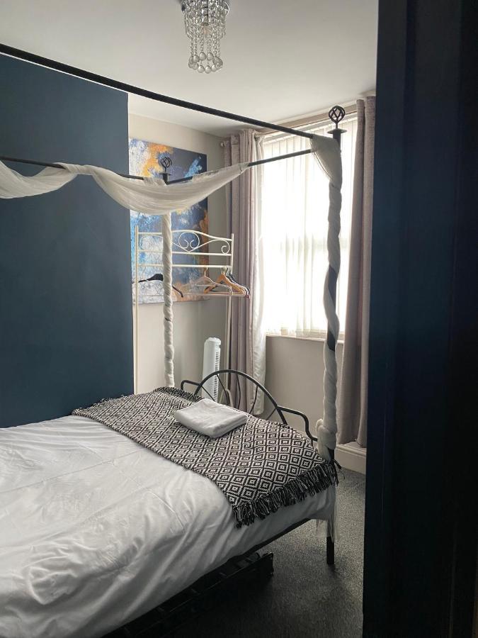 3 Double Bed Brittania Styled Central Home Near Lfc Sleeps 6 With Free Business Super Fast Fibre Broadband Ливерпуль Экстерьер фото